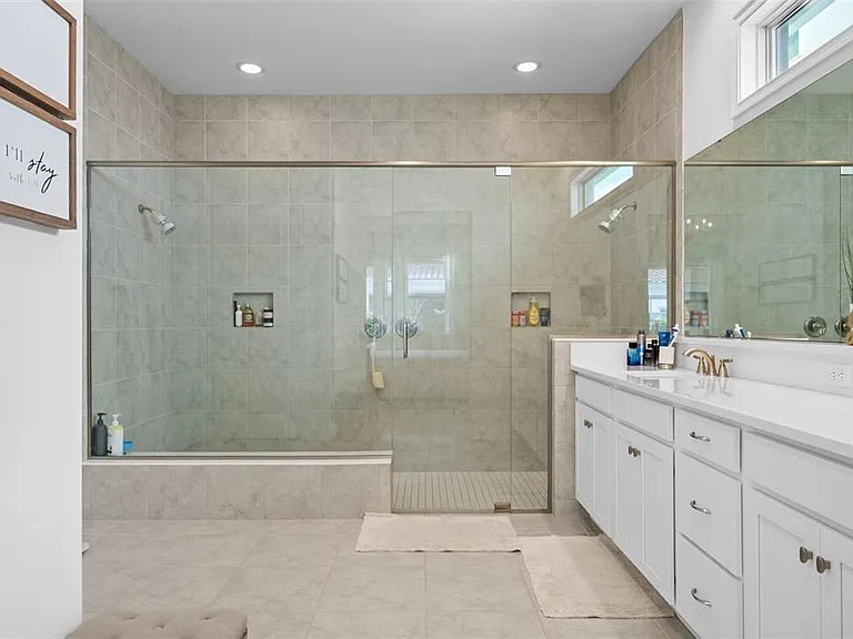13736 Larkton Ln — Photo 24