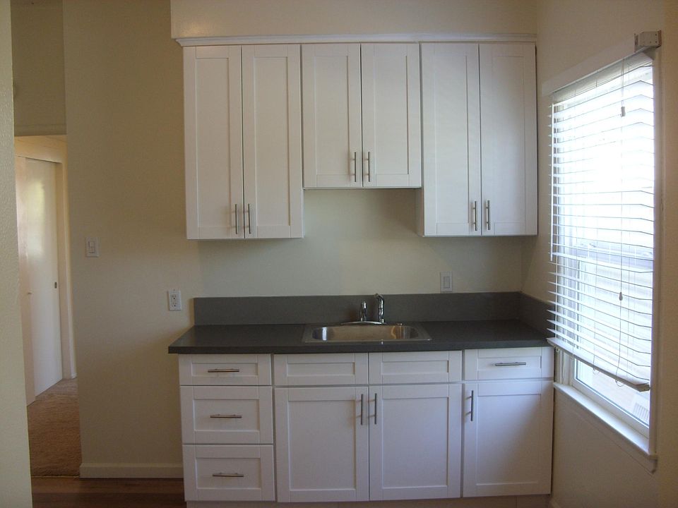 2nd image of 3018 4th Ave