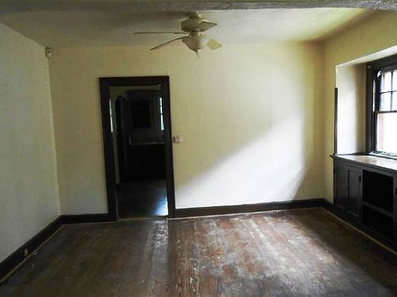 4th image of 1242 W 32nd St