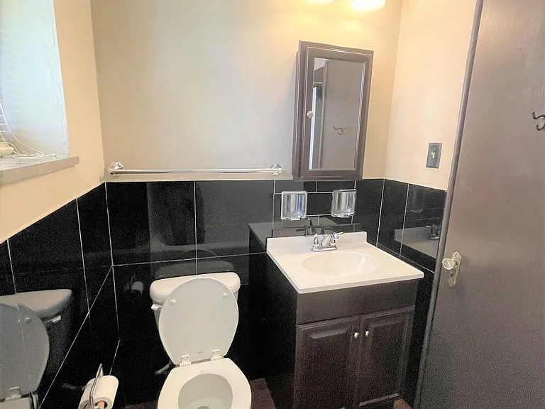 5712 Phillips Ave #B9 — Photo 58