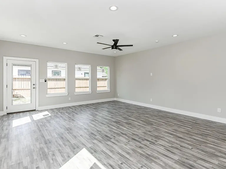 3547 Dreyfus St — Photo 9