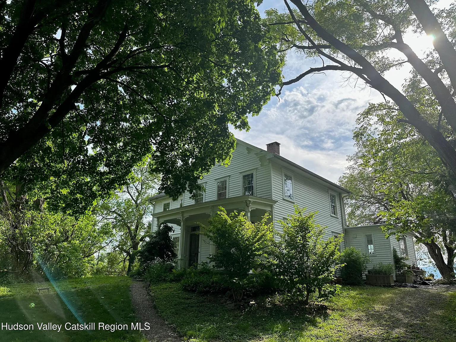 3 bed, 2.0 bath, 2624 sqft, $11,000 — Photo 1