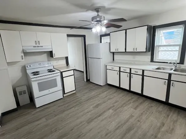 111 Polk St, 111 N Polk St #3, Merrill, WI 54452