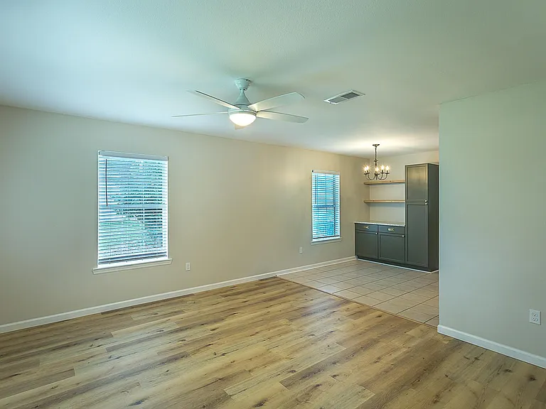 33 Dogwood Dr — Photo 9