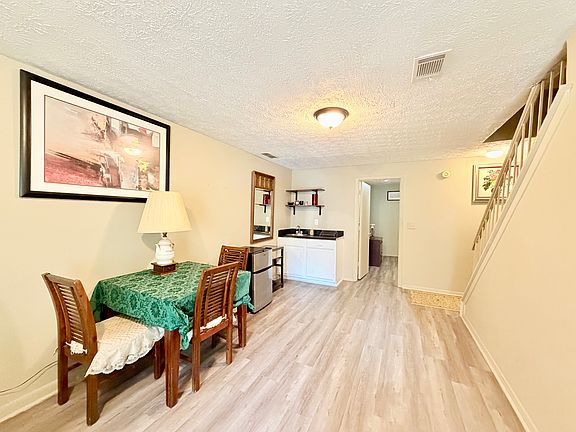 2nd image of 6633 Banbury Ct