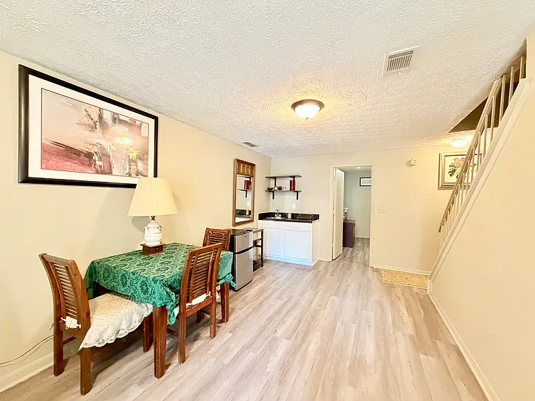 6633 Banbury Ct — Photo 2