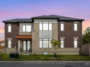 77 Pond View Gate, Hamilton, ON L8B 2A1