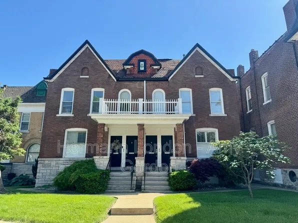 4738 Olive St, Saint Louis, MO 63108