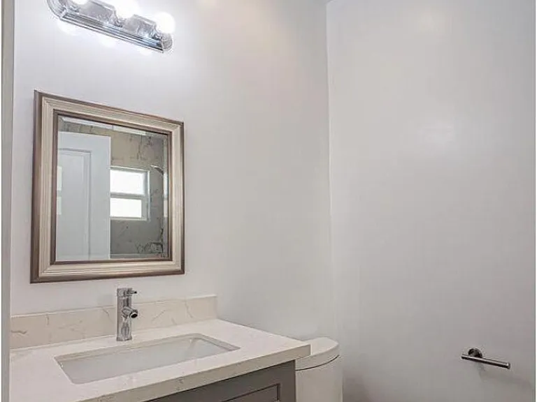 2951 Francis Ave — Photo 15