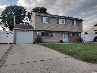 43 Douglass Street, Brentwood, NY, 11717