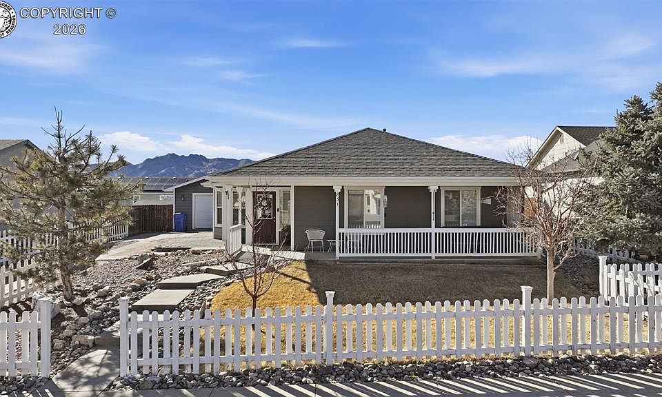 1st image of 831 Teton Pl