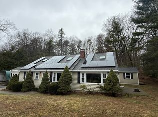 94 Boxford St, North Andover, MA 01845