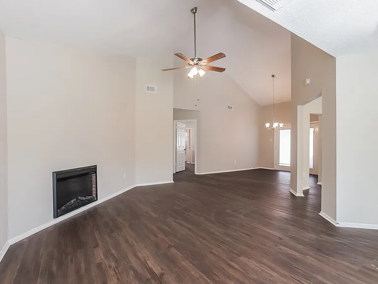 10318 Bushy Creek Dr — Photo 4