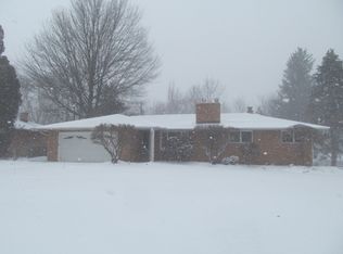 1529 Justo Ln, Seven Hills, OH 44131