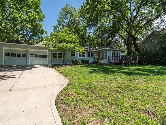 3rd image of 1710 University Dr