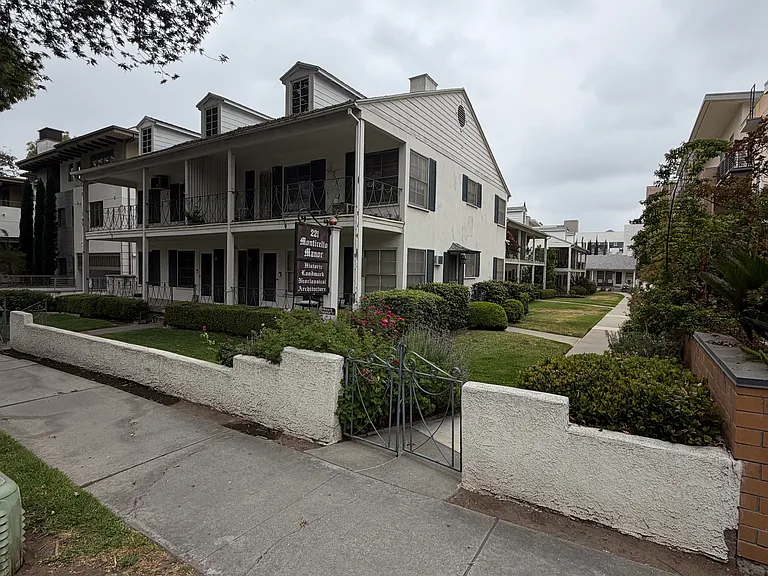 221 S Marengo Ave #9 — Photo 12