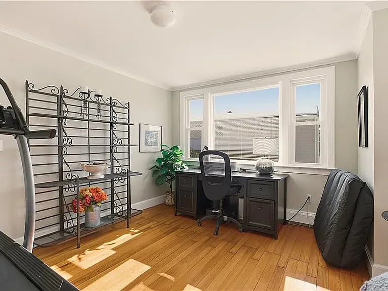 118 Center Ave — Photo 12