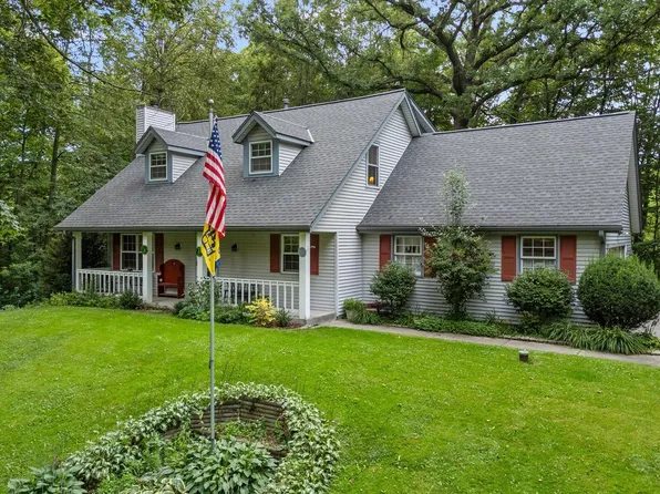 1250 Beechwood DRIVE, Cedarburg, WI 53012