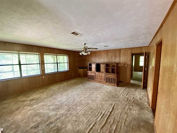 4th image of 505 W Dewey Camp Dr