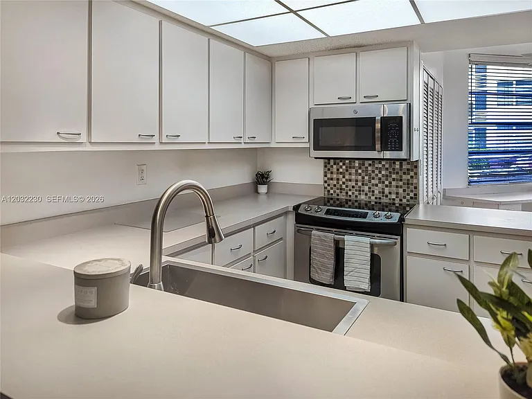9531 Seagrape Dr #108 — Photo 2