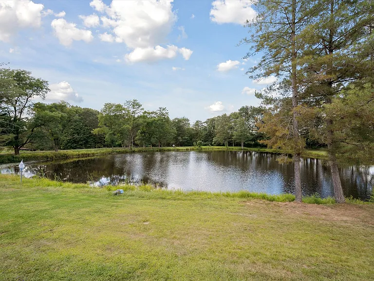 Sunny Acres — Photo 6