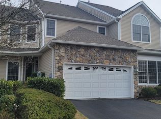 26 Pine Valley Rd, Livingston, NJ 07039