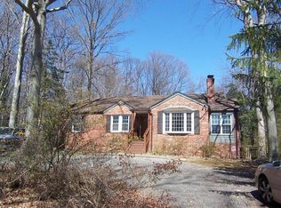 7306 Braddock Rd, Annandale, VA 22003