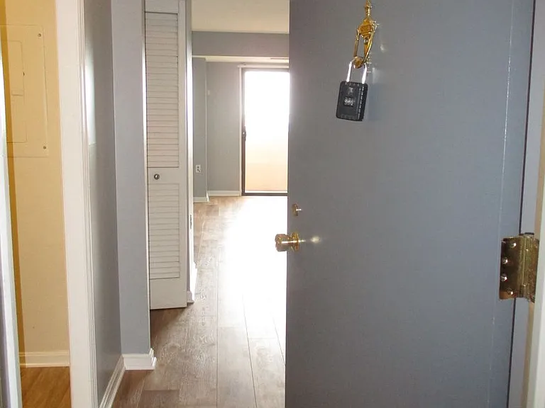 1301 N Courthouse Rd #1202 — Photo 4