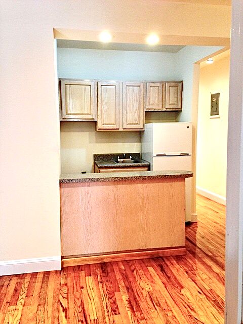 1st image of 227 E 50th St APT 7