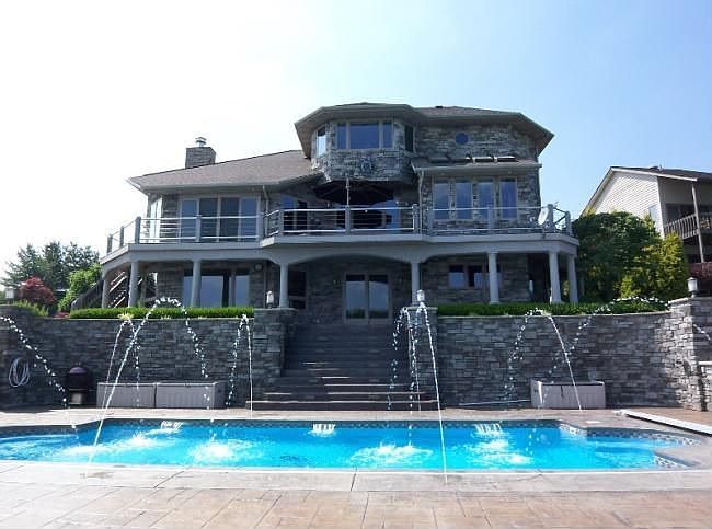 1st image of 521 Baldwin Heights Cir