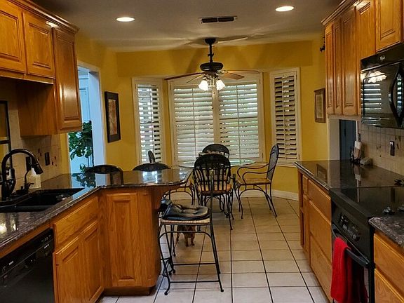 5th image of 28 Brittany Ln