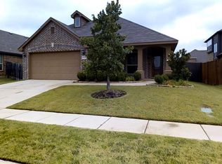 8309 Spitfire Trl, Aubrey, TX 76227