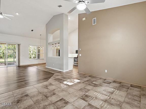 5th image of 4121 Salina Ln