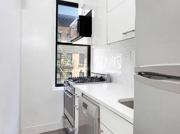 230 West 105th Street 5AA image 2 of 8