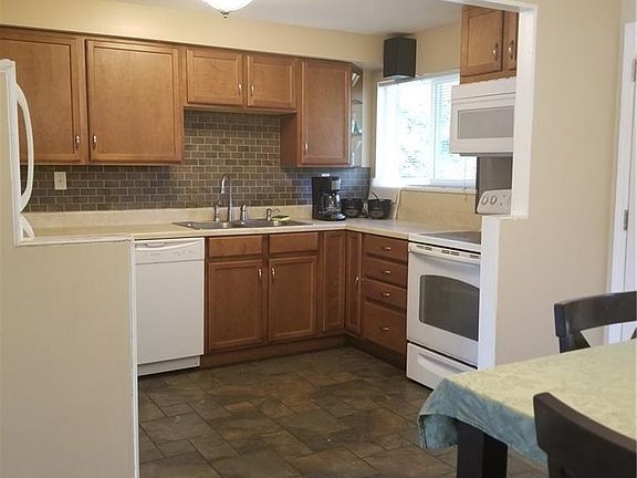 3rd image of 2137 Terrylynn Ave