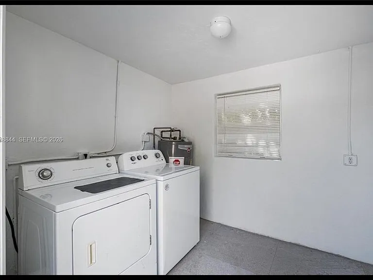 529 NW 42nd St — Photo 18