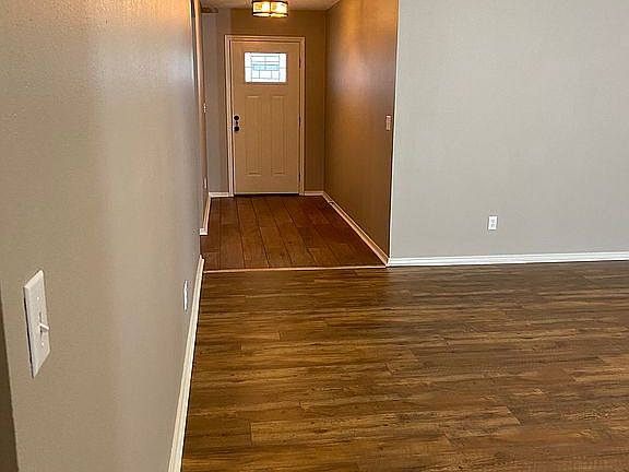 5th image of 214 Cherokee Ln