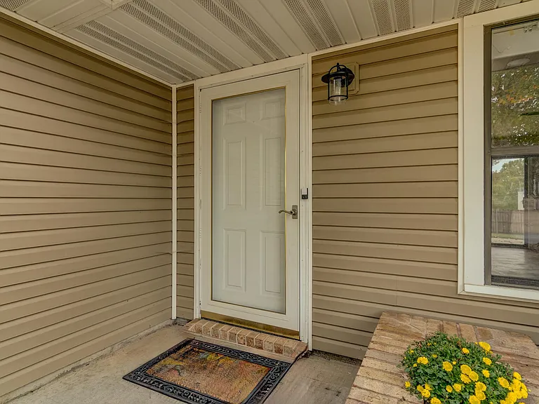 199 Lancashire Dr — Photo 13