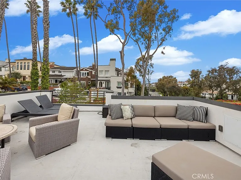 2801 Bayside Dr — Photo 49