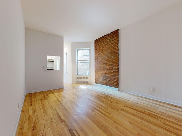 212 E 85th St APT 2D