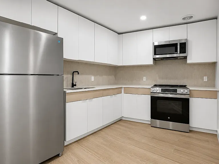 175 Rochester Ave #2C — Photo 3