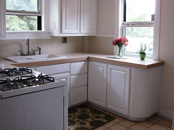 3rd image of 1911 Rowland Ave SE