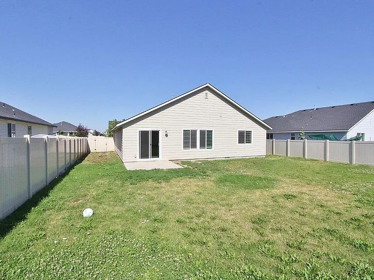 1642 N Pewter Ave — Photo 22