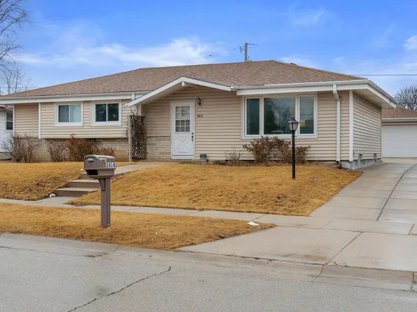 2414 West Lindenwood AVENUE, Oak Creek, WI 53154