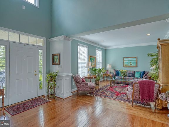 5th image of 139 Tuscany Dr