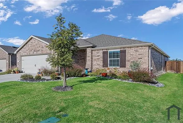 1109 Ainsley Ln — Photo 3