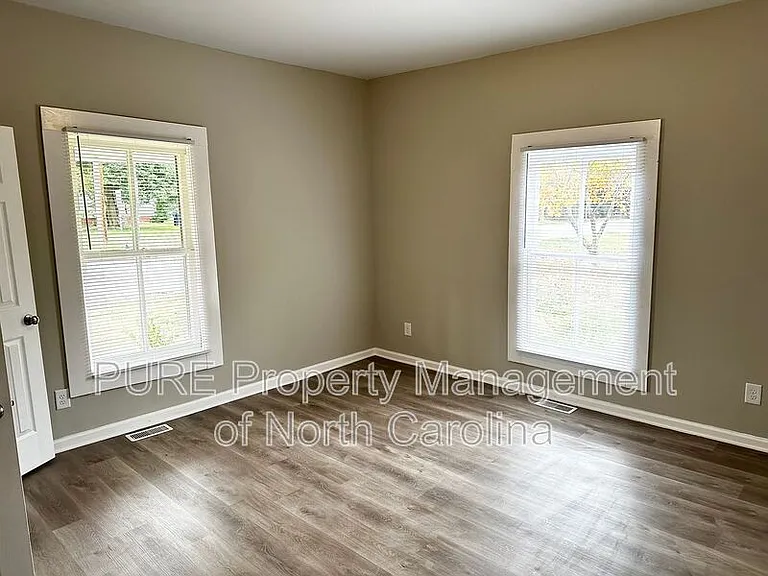 213 Irma Ave — Photo 18