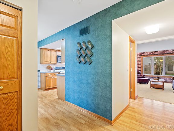 5th image of 216 Oakwood Ln