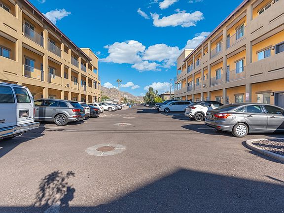 2nd image of 521 E Mission Ln Unit 1