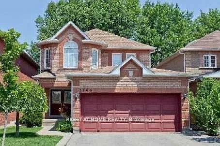 3766 Forest Bluff Cres — Photo 1
